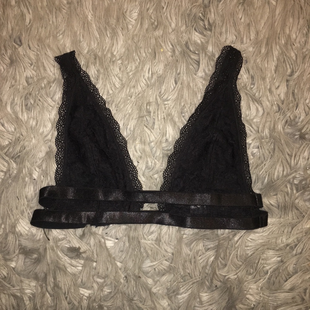 🌟FASHION NOVA LACE BRALETTE SIZE M🛍